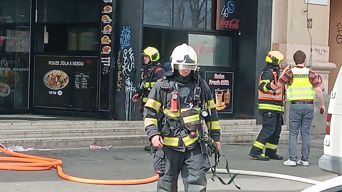 Požár digestoře v bistru vyděsil Brňany před nádražím